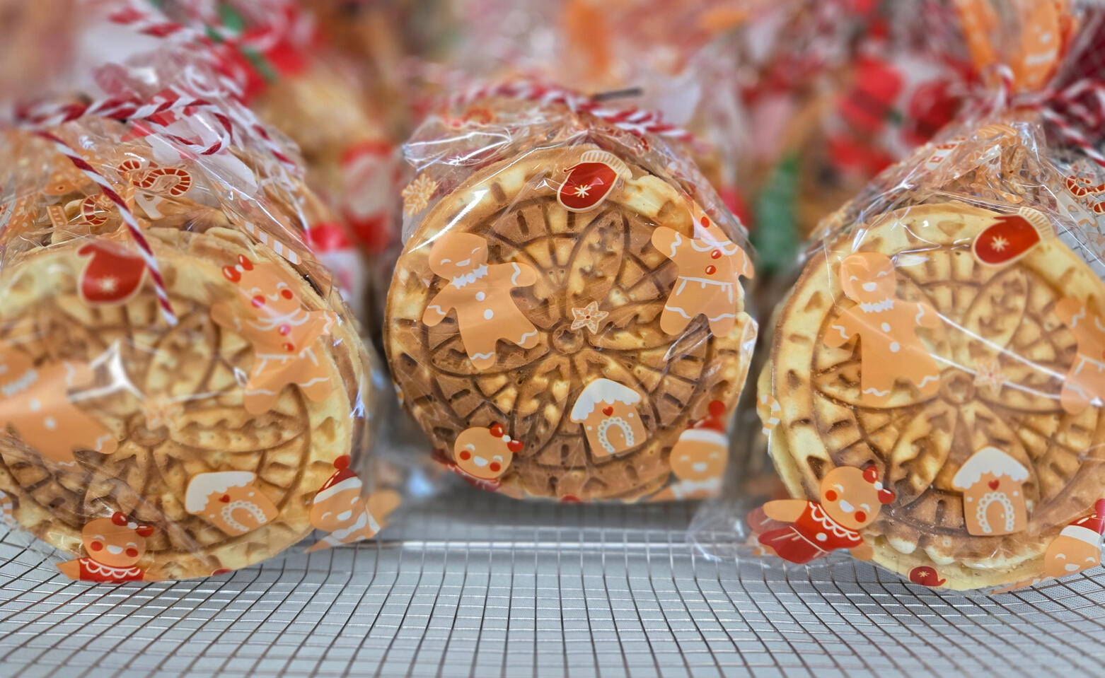 🎄🎄🎄Bienvenue! Visitez notre page de produits pour vous régaler de nos toutes nouvelles gaufres: Les gaufres de Mimi et les gaufres pizzelles🎄🎄🎄