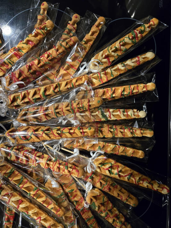 Gaufres sur bâton: 5$ chacun (Achat minimal de 12)